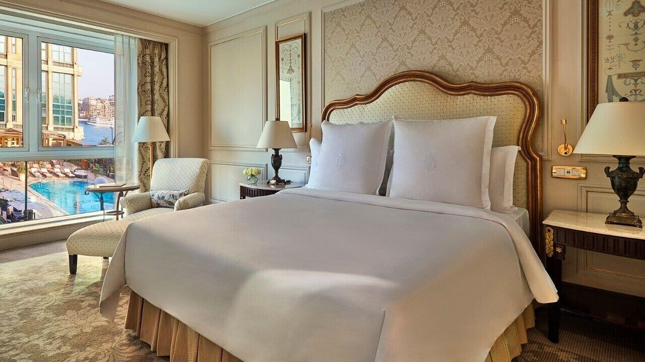 Four Seasons Cairo At The First Residence Giza Zewnętrze zdjęcie A bedroom at the Four Seasons Hotel