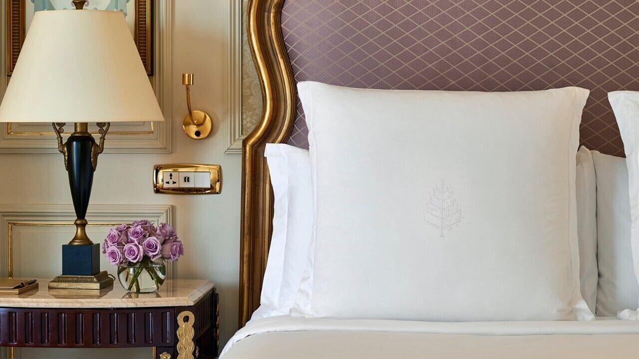 Four Seasons Cairo At The First Residence Giza Zewnętrze zdjęcie A pillow