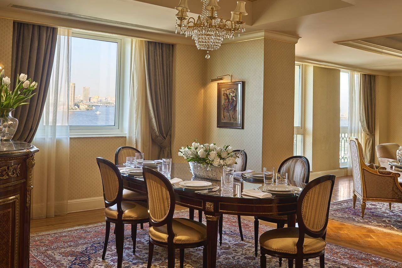 Four Seasons Cairo At The First Residence Giza Zewnętrze zdjęcie A dining room in a suite at the Four Seasons Hotel, Cairo