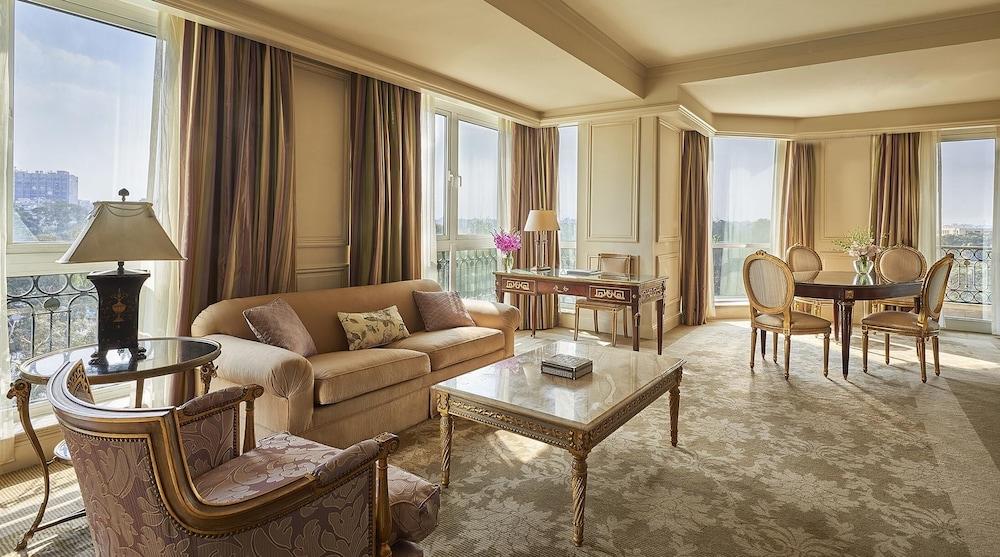 Four Seasons Cairo At The First Residence Giza Zewnętrze zdjęcie A suite at the Four Seasons Hotel
