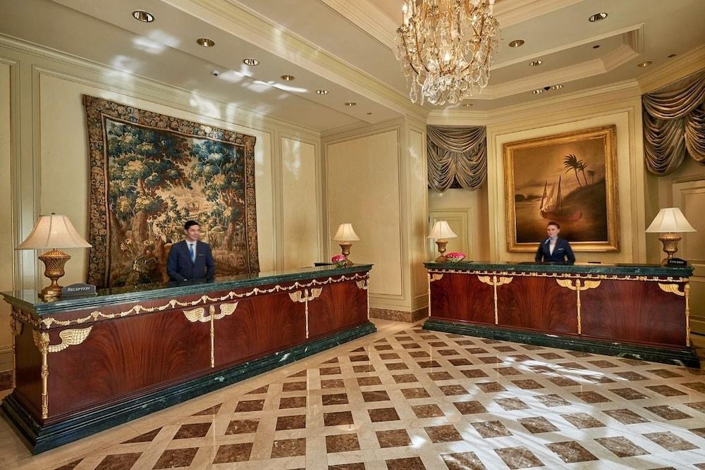 Four Seasons Cairo At The First Residence Giza Zewnętrze zdjęcie The lobby of the Four Seasons Hotel