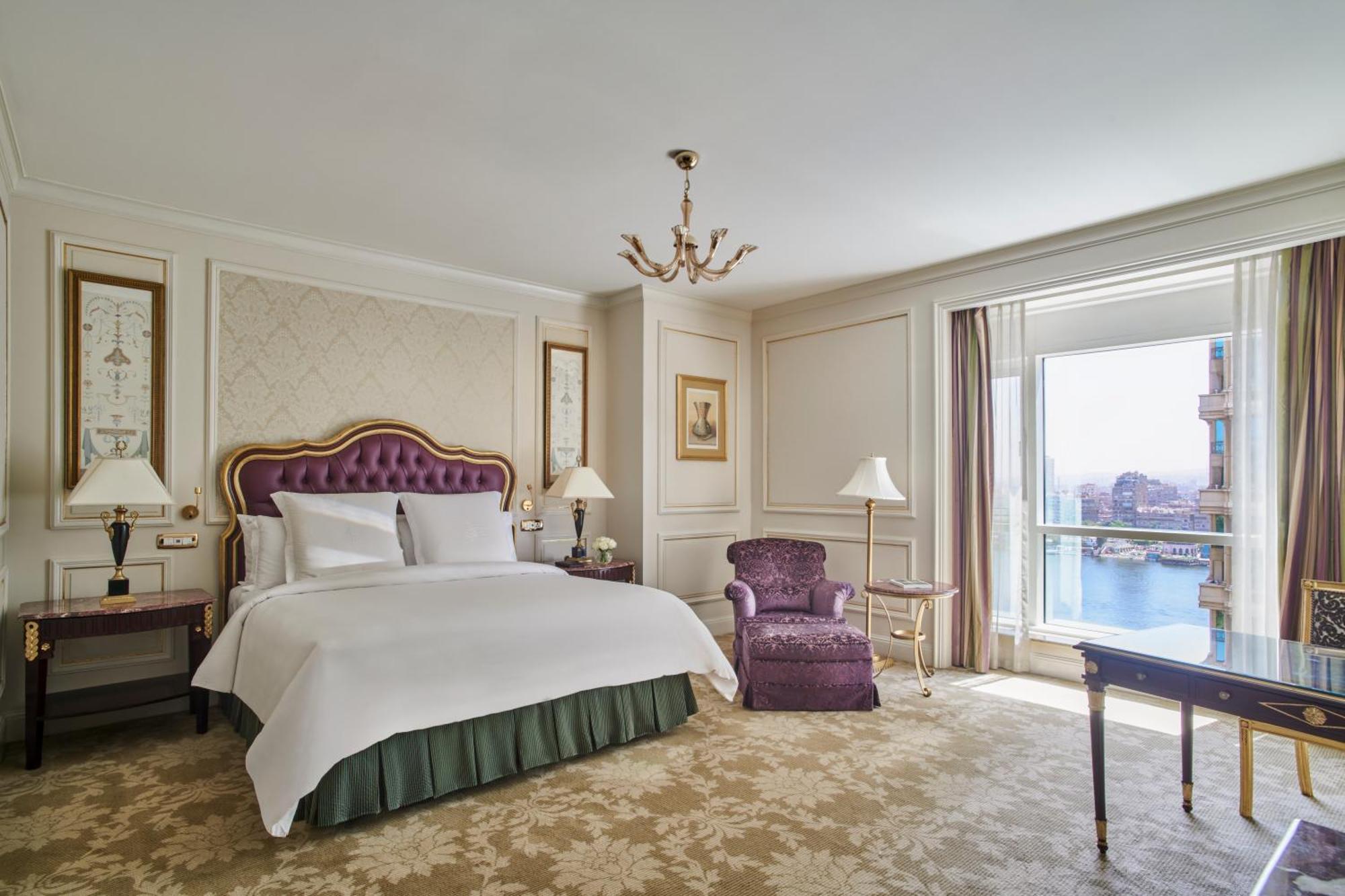 Four Seasons Cairo At The First Residence Giza Zewnętrze zdjęcie A bedroom at the Four Seasons Hotel